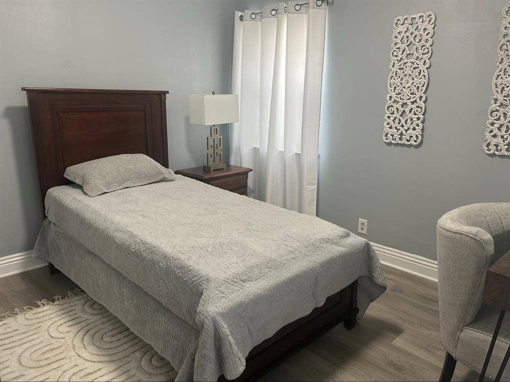 Room Available for Rent in Anaheim
