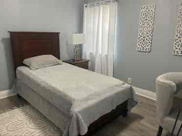 Room Available for Rent in Anaheim