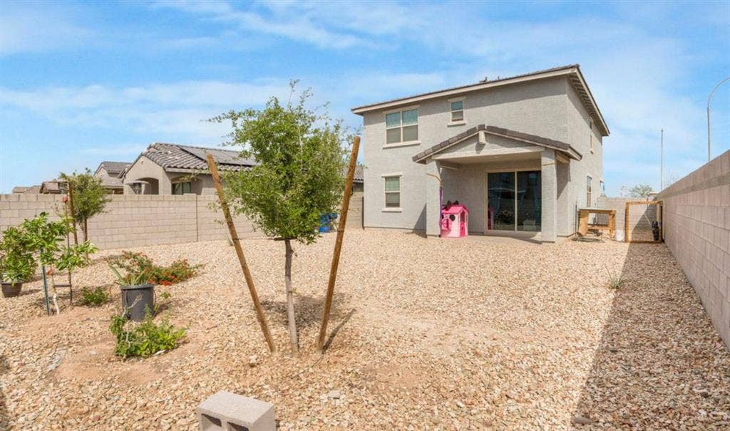 Rooms for rent . We got 2 available