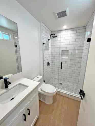 Santa Monica Private Room/Bathroom