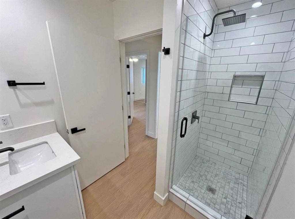 Santa Monica Private Room/Bathroom