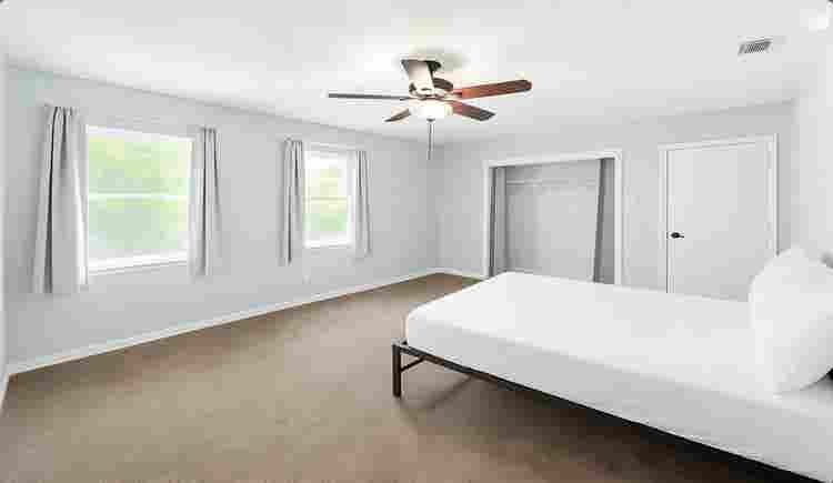 Large Room + office + own bathroom
