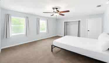Large Room + office + own bathroom