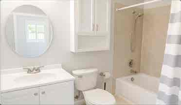 Large Room + office + own bathroom