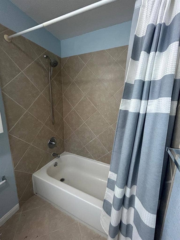 Large Room + office + own bathroom