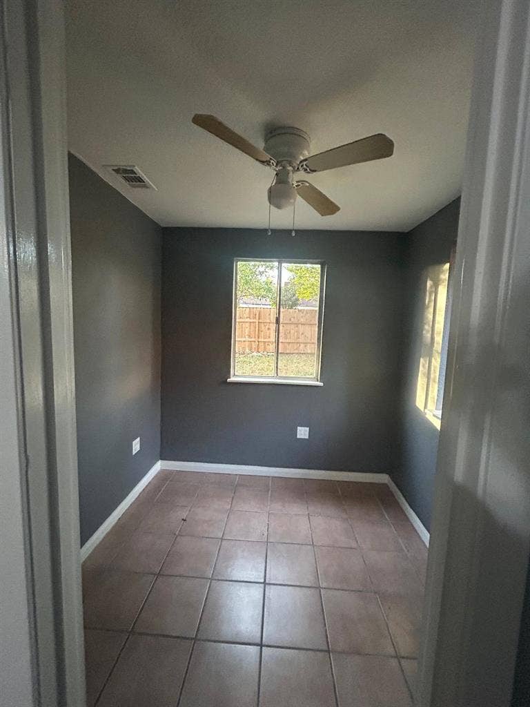 Large Room + office + own bathroom