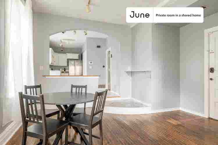 3 BR in Chicago