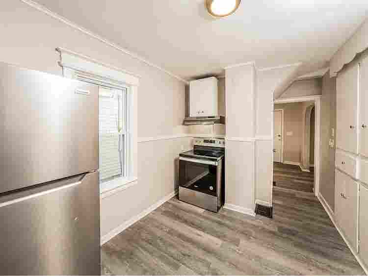 Spacious 3 bedroom ready now.