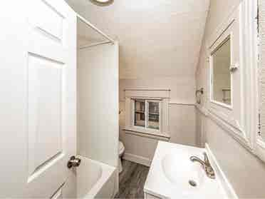 Spacious 3 bedroom ready now.