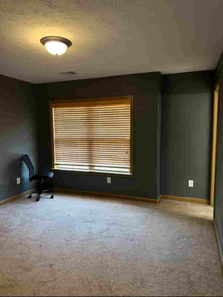 2 Rooms w/Priv Bathrooms for rent