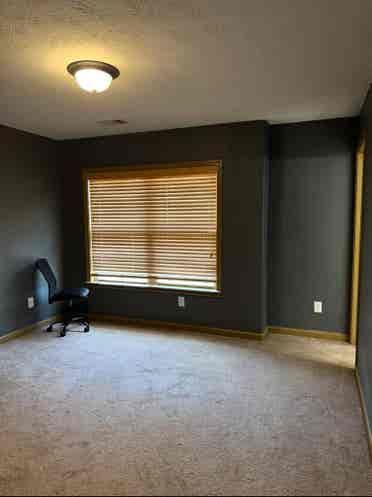 2 Rooms w/Priv Bathrooms for rent