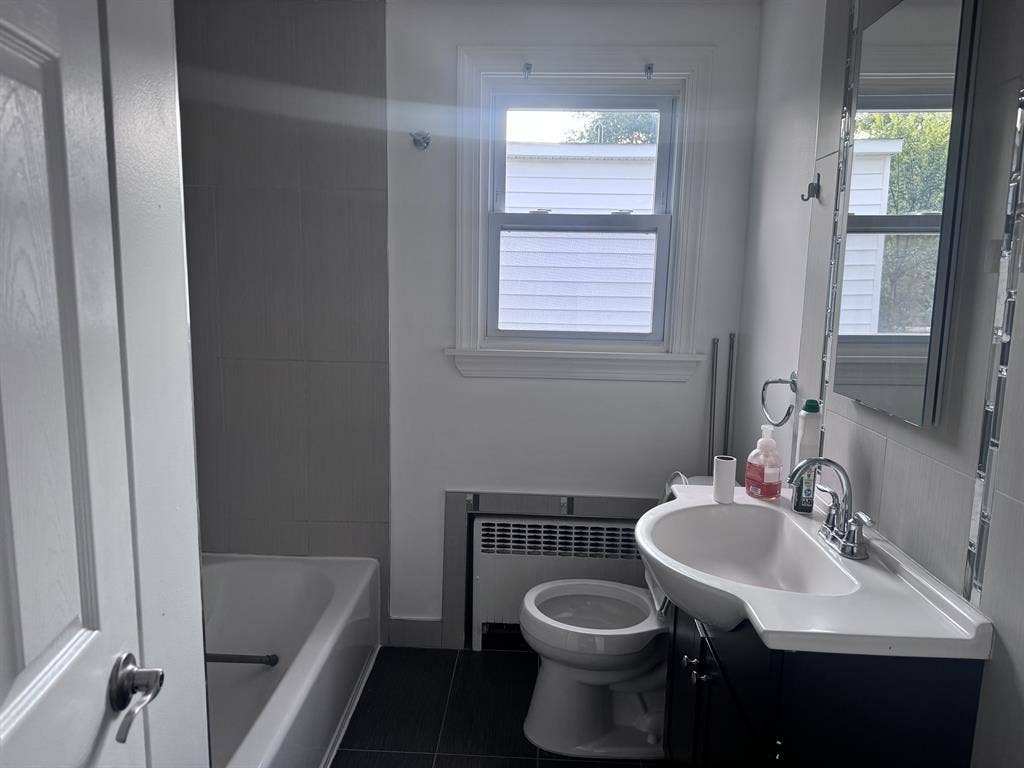 Fair Lawn 2-Bedroom Home