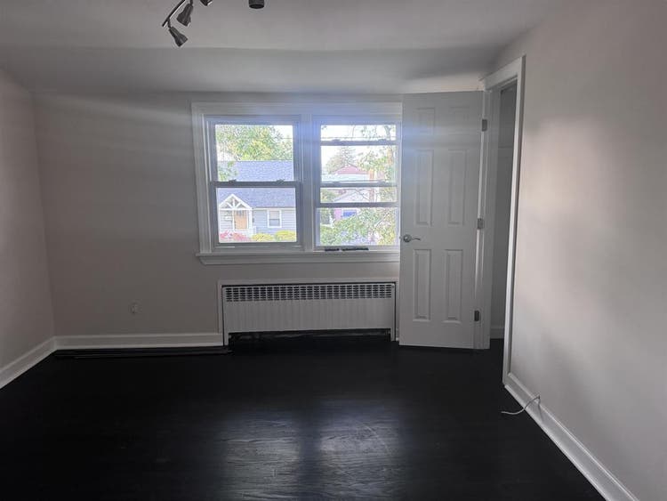 Fair Lawn 2-Bedroom Home