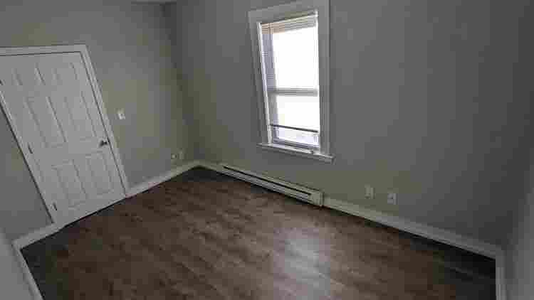 Looking for a roommate