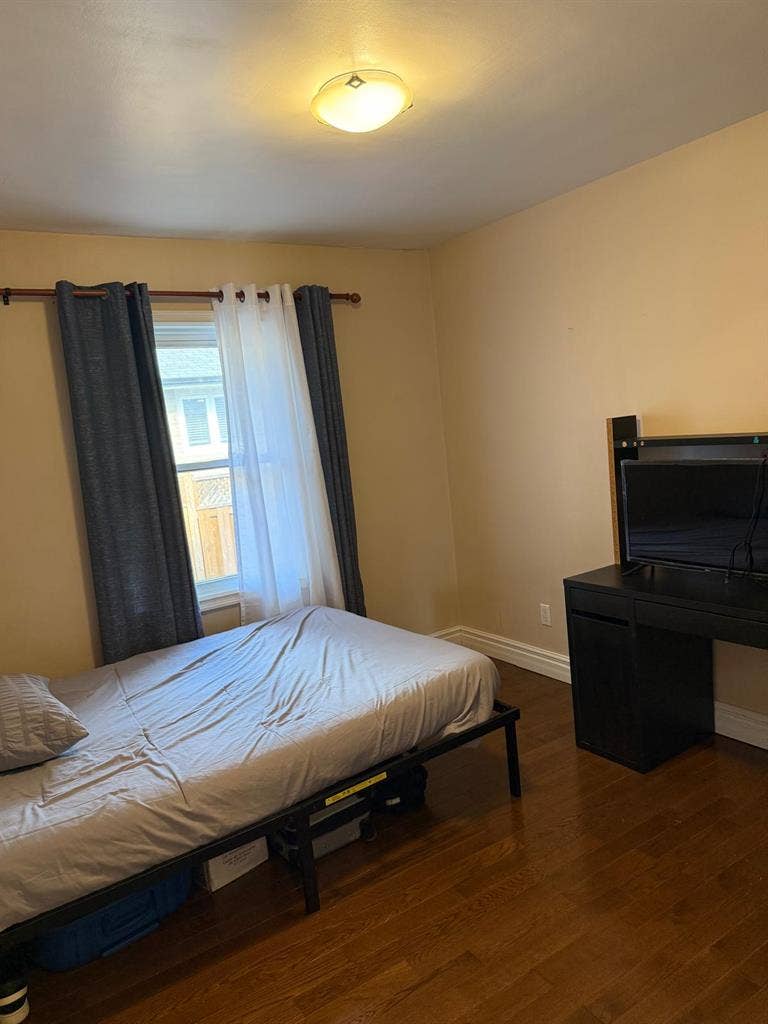 One Private room  near Don mills St