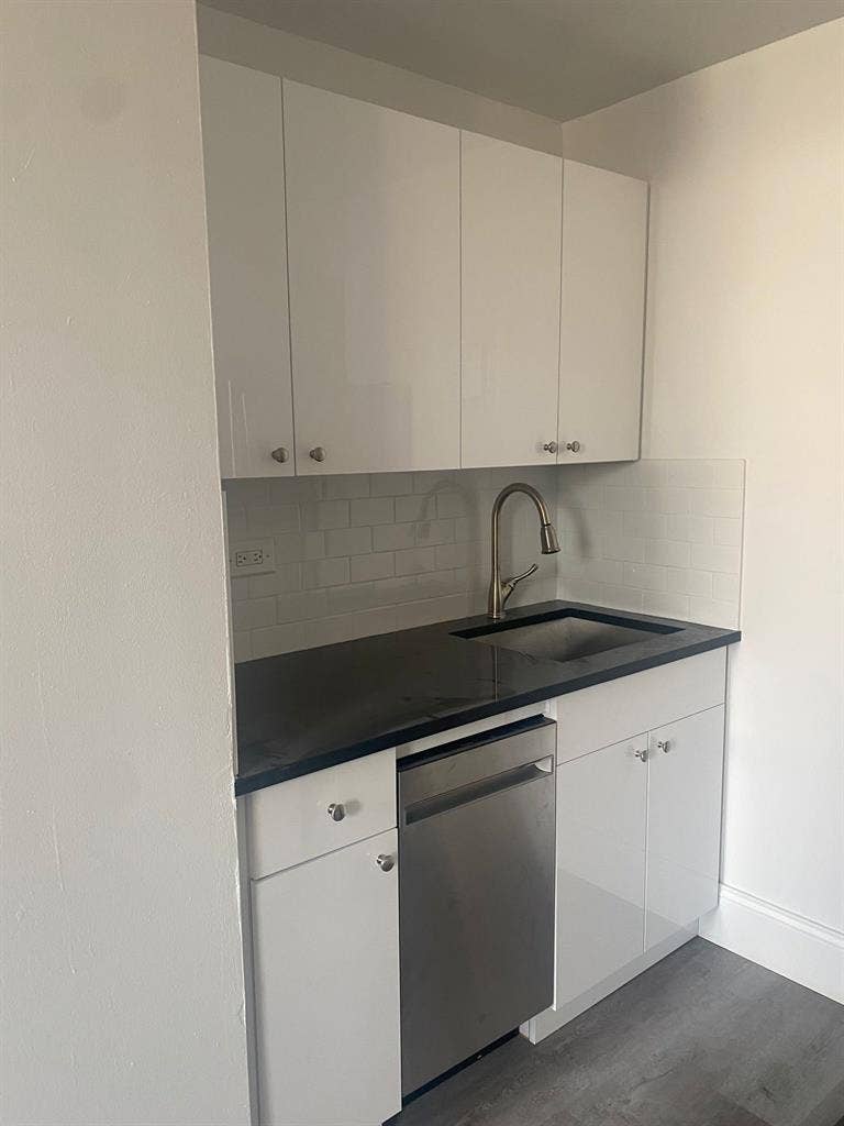 ✨Affordable Room in Midtown South✨