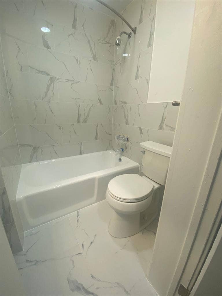 ✨Affordable Room in Midtown South✨