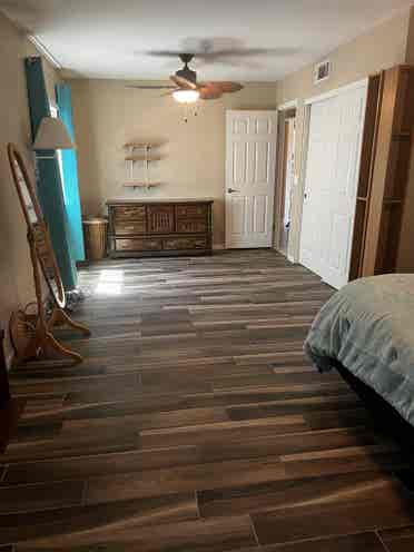 Large bedroom w great personalities