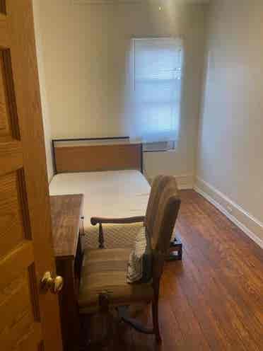 2 rooms avail, near Gtown GW & SAIS