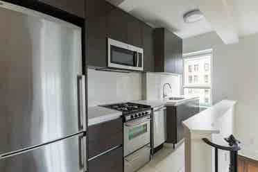 ✨SpaciousRoom Available in Midtown✨
