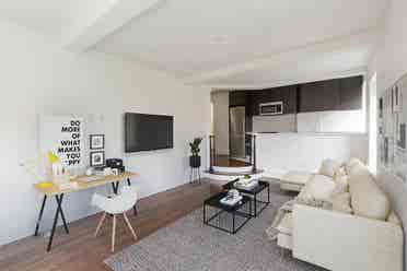 ✨SpaciousRoom Available in Midtown✨