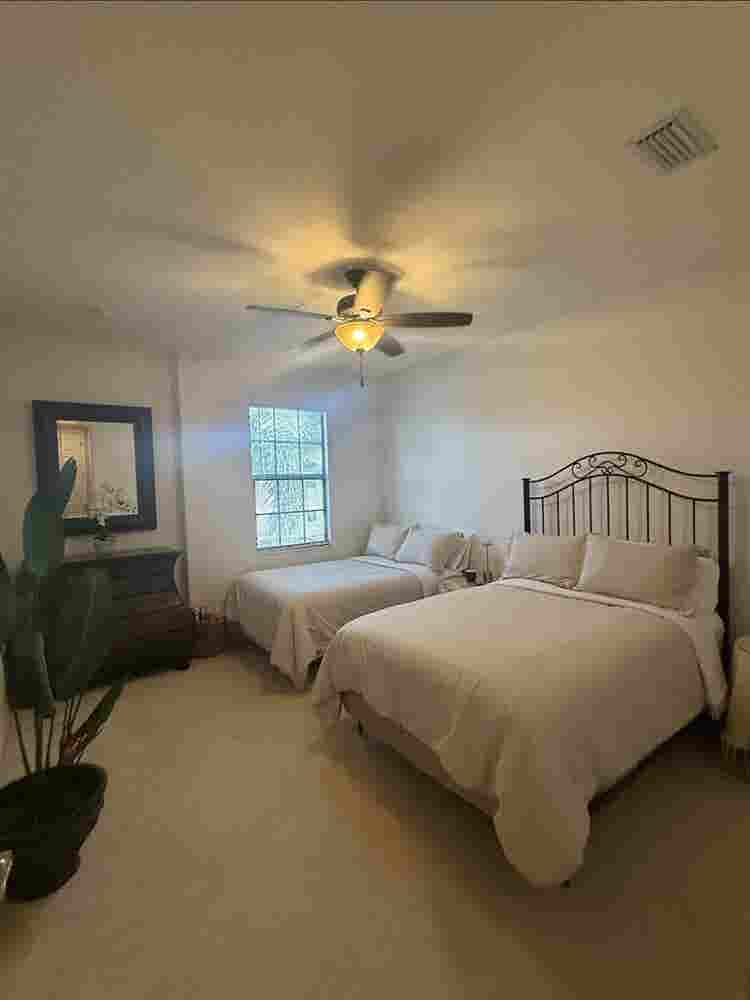 Private Bed & Bath Suite