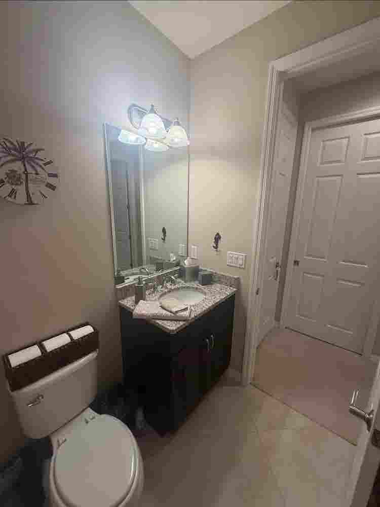 Private Bed & Bath Suite