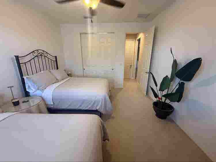 Private Bed & Bath Suite