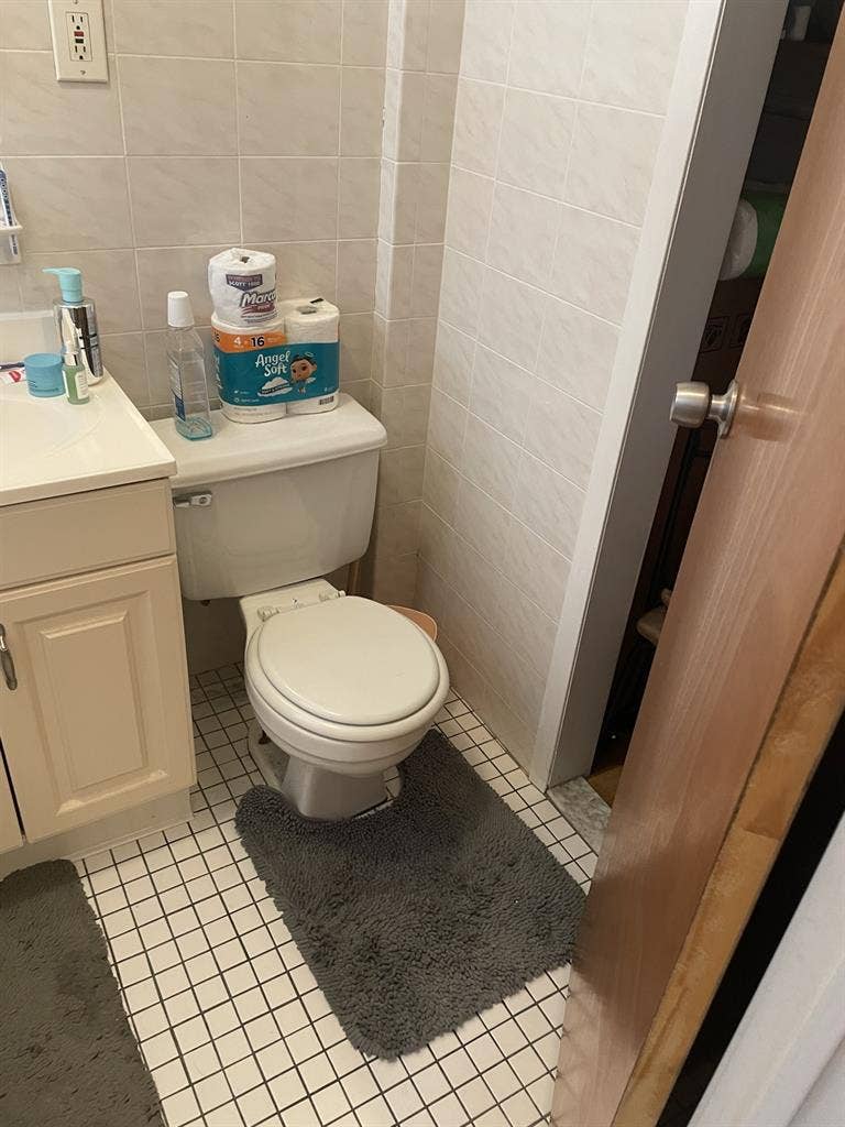Astoria bedroom available!