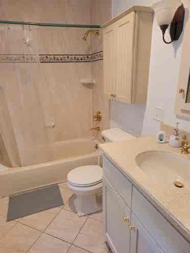 Quiet townhome,