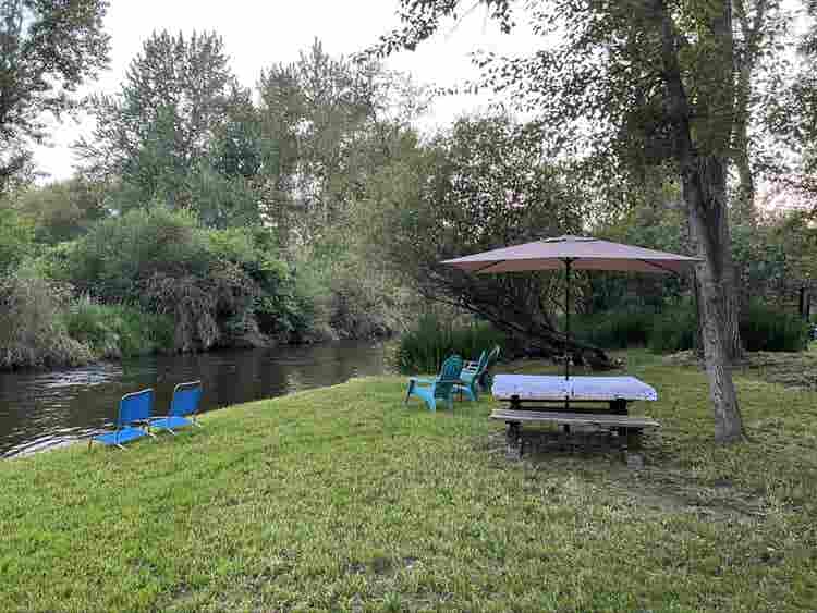 WA STATE! Riverfrnt
Furn Bed/own ba