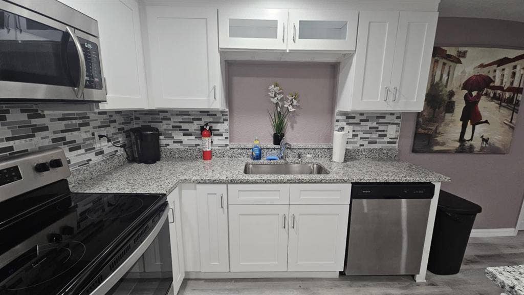 1 BR in Holiday