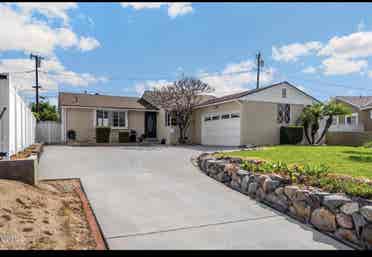 Bath Home in La Mirada