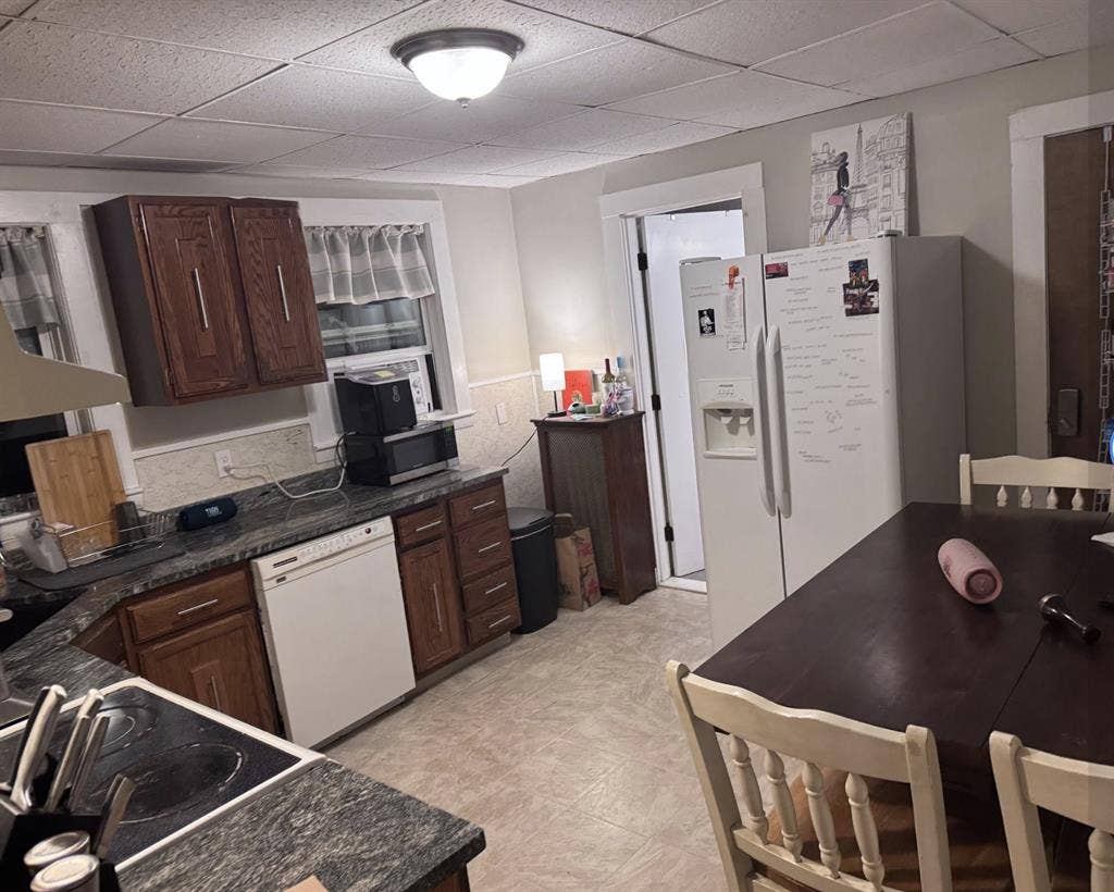 Private room near Teele Sq!