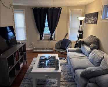 Private room near Teele Sq!