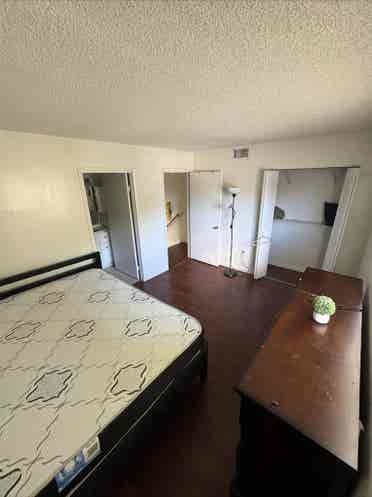 Master Bedroom for Rent in Townhous