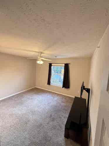 Looking roommate for my apartment!