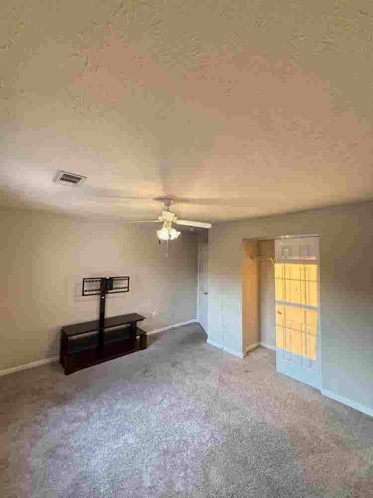 Looking roommate for my apartment!