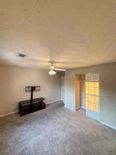 Looking roommate for my apartment!