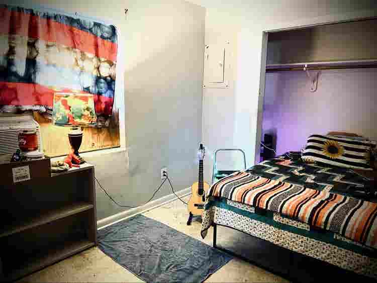 Room For Rent at Yogi Art/House
