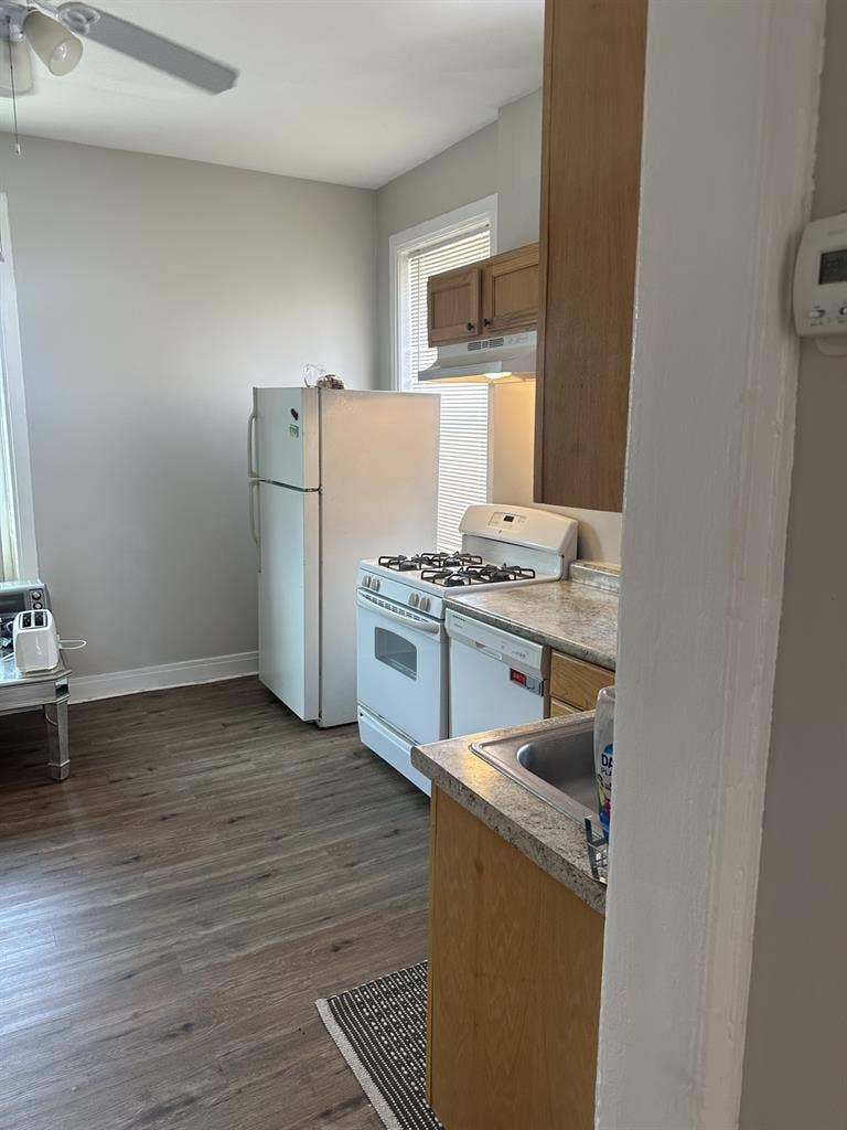 Need roomate by sept 1st!