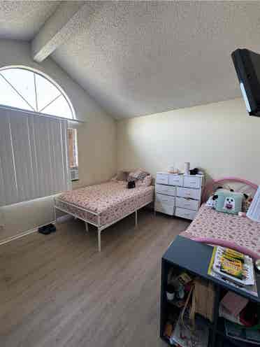 Room& private bathroom Costa Mesa