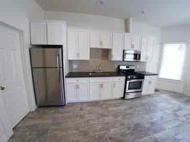 Newly renovated studio apartment!