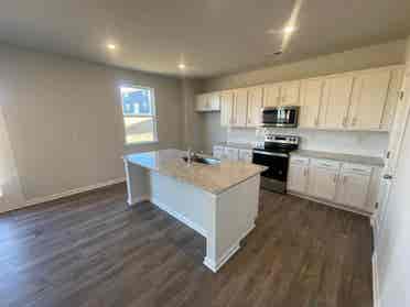 5 BR in Monroe