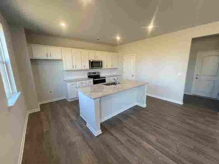 5 BR in Monroe