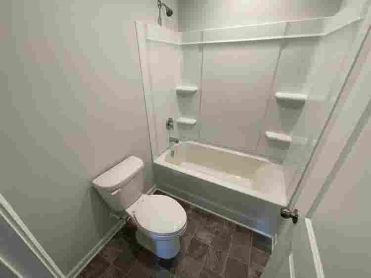 5 BR in Monroe