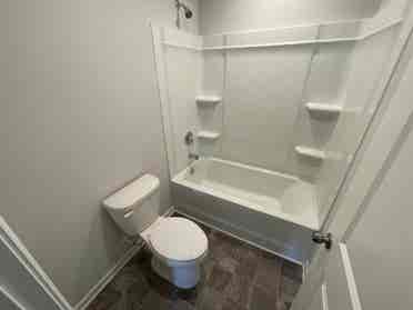 5 BR in Monroe