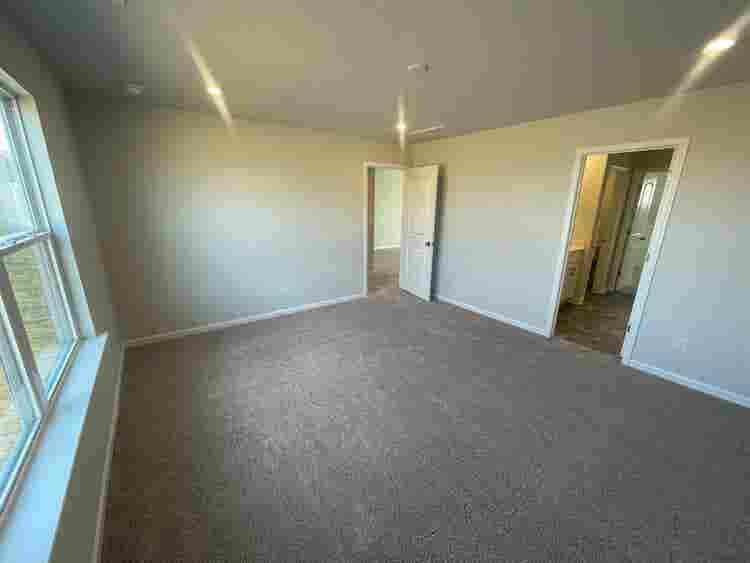 5 BR in Monroe