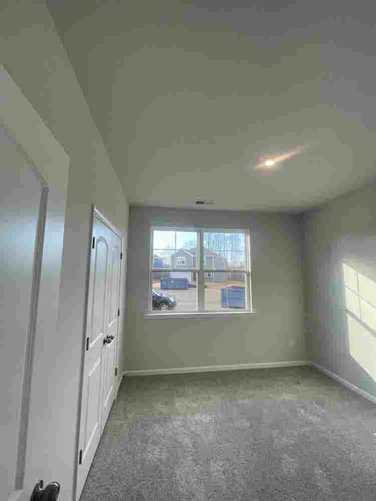 5 BR in Monroe