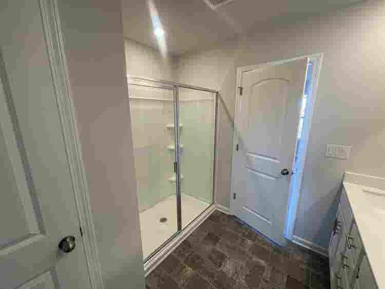 5 BR in Monroe